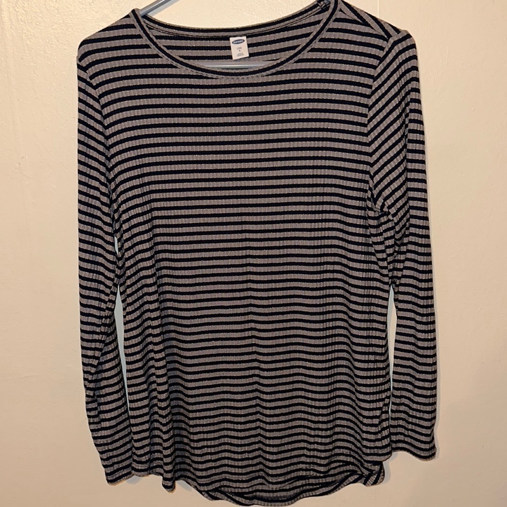 Flowing stretchy Old navy top! - Picture 1 of 4